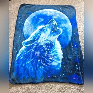 WOLF HOWLING Blue Moon Thick Plush Throw Blanket 47.5" x57.5" Northwest